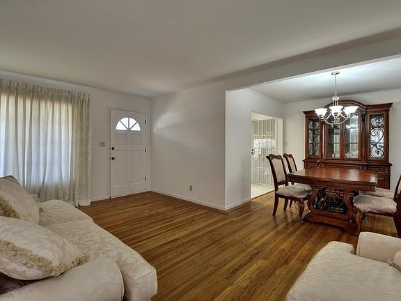5th image of 123 Azalia Dr