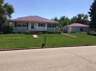 302 Wilson St, Dysart, IA 52224
