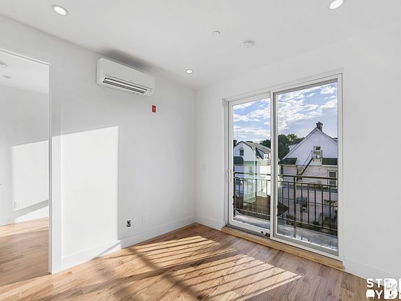 3rd image of 862 E 35th St #3B