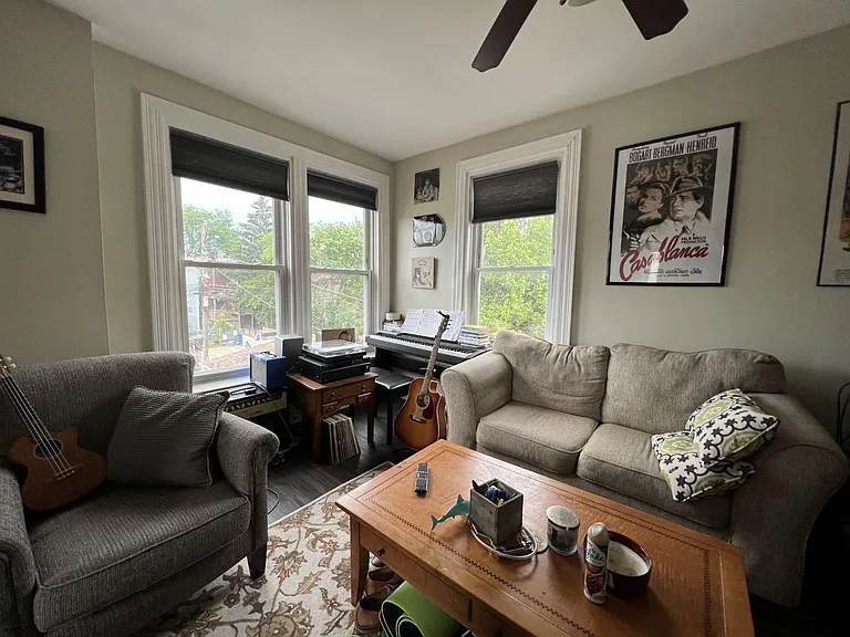 1925 N Albany Ave #3R — Photo 2