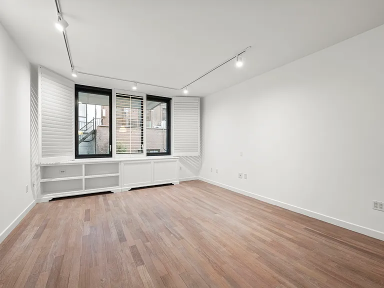 50 W 15th St #2D — Photo 8