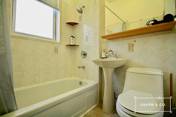 Rented by Grand & Co. | media 21