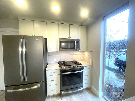 5th image of 4974-4984 NE 32nd Pl