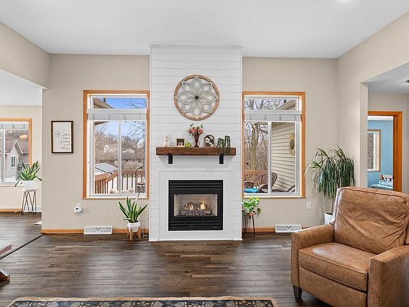 5th image of 1422 Ridgeview Drive