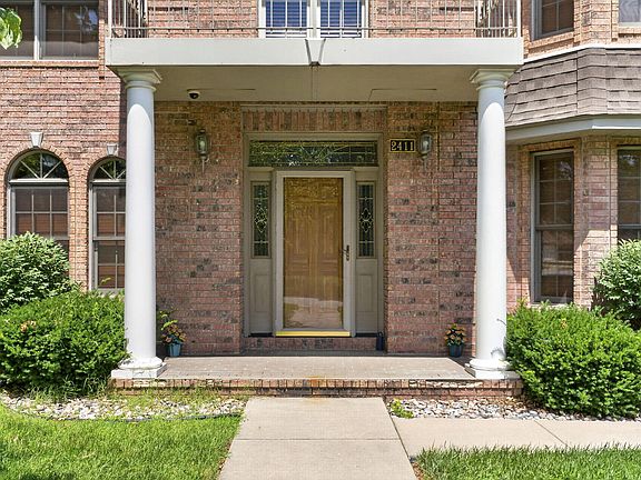 5th image of 2411 W Dearborn Street