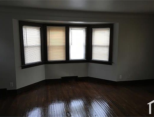 5th image of 11952 W Outer Dr
