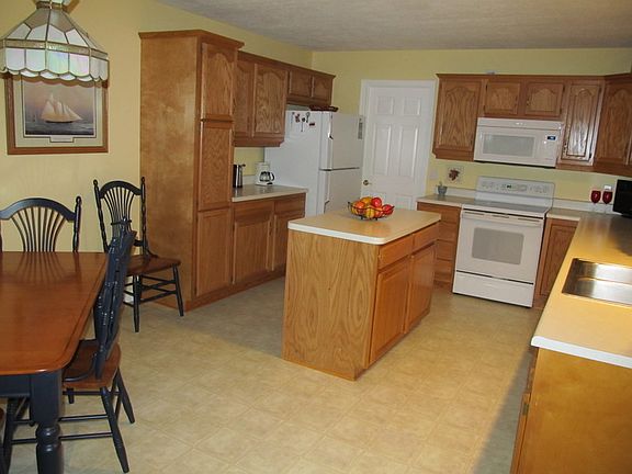 4th image of 19524 Amber Way