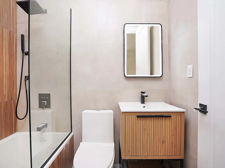 92 Manhattan Ave #2A — Photo 6