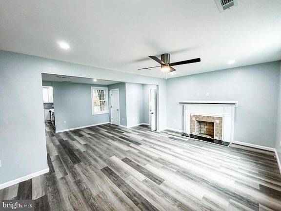 3rd image of 500 Overland Ave