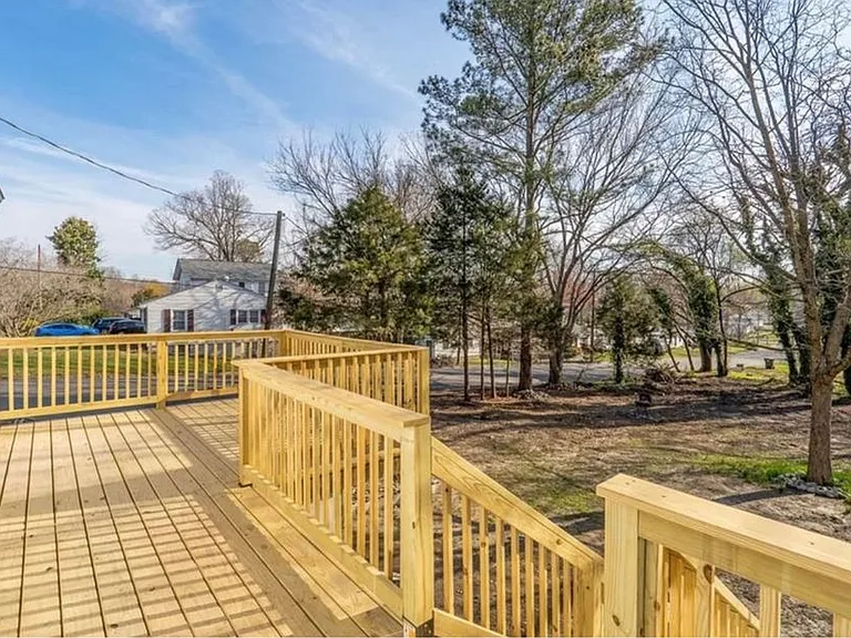 407 Cox Ave — Photo 17