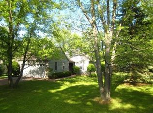 3296 Danbury Dr E, Janesville, WI 53546