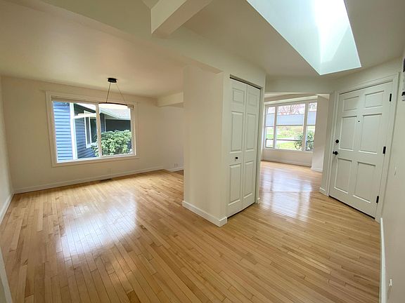 5th image of 12815 133rd Pl NE