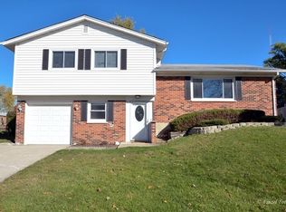 1542 Colorado Ln, Elk Grove Village, IL 60007
