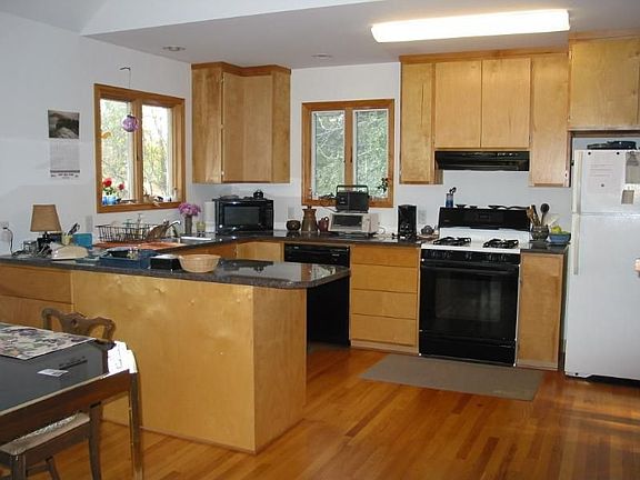 4th image of 42 Town Creek Ln