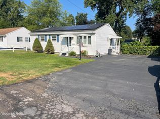 325 Gifford Rd, Schenectady, NY 12304