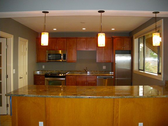 Kitchen with Peninsula