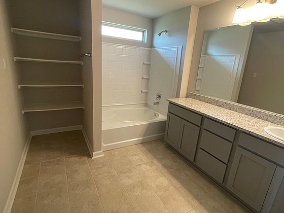 4th image of 405 Dulworth Ct