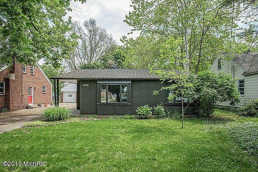2nd image of 2524 Martin Ave SE