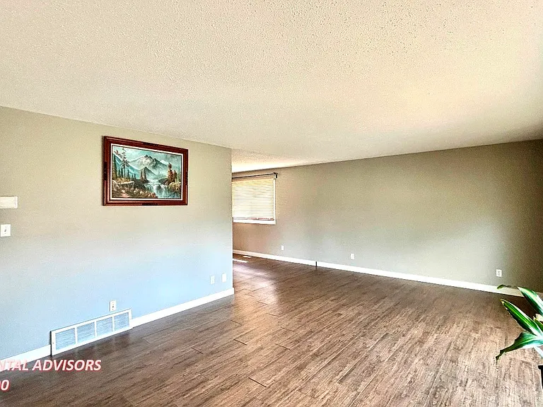 10819 43rd Ave NW #UPPER — Photo 7