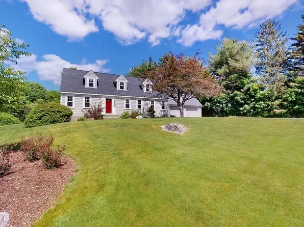 11 Moore Ln, Littleton, MA 01460