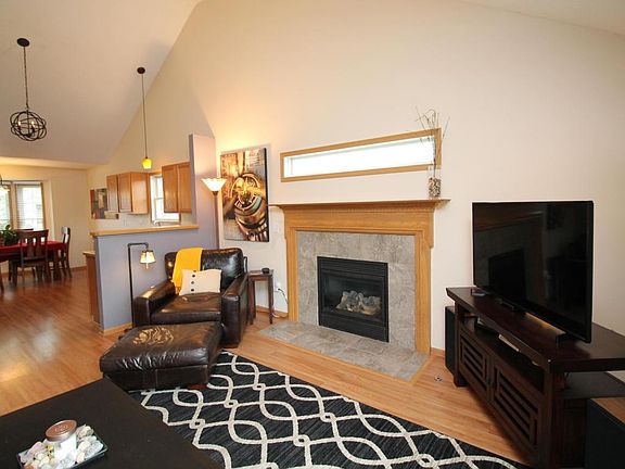 3rd image of 710 Heartland Meadows Dr