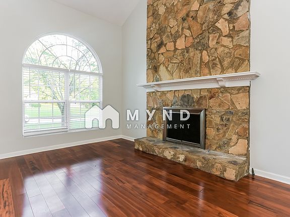 5th image of 3226 Plymouth Rock Dr