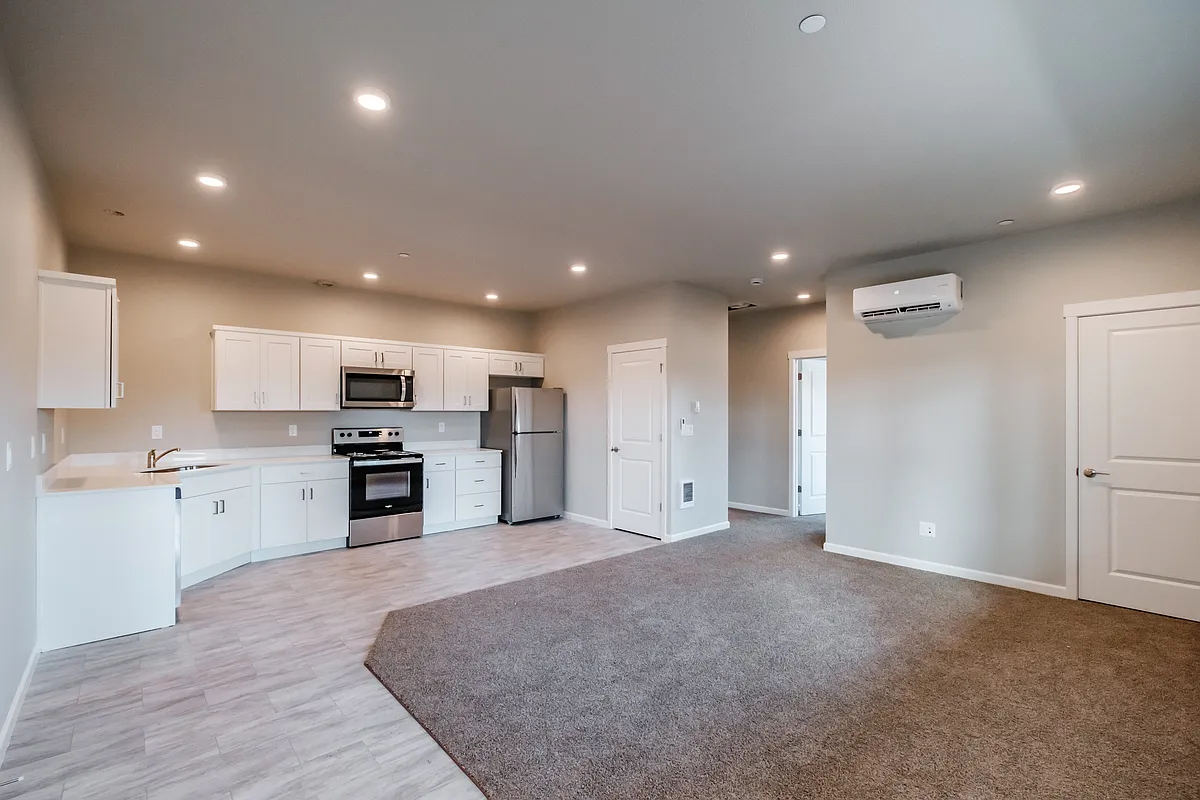 Building Photo - 4125 Market St NE #105