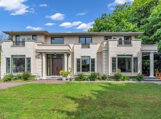 1835 Mathers Ave, West Vancouver, BC V7V2G6