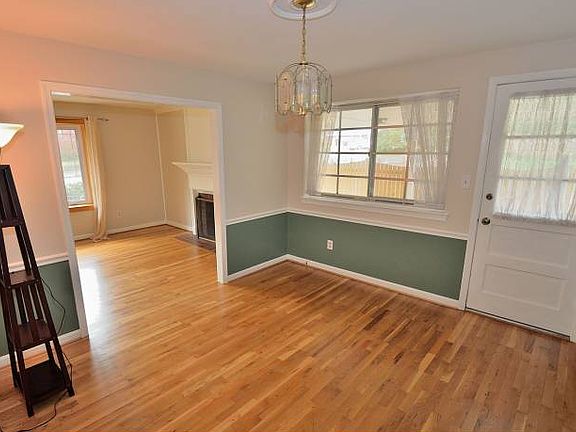 Spacious formal DR