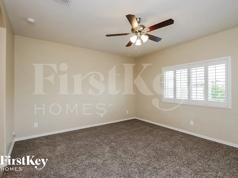 376 W Flame Tree Ave — Photo 7