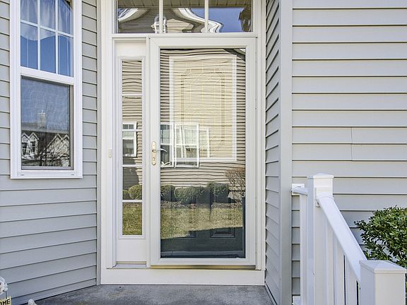 5th image of 41 Augusta Dr