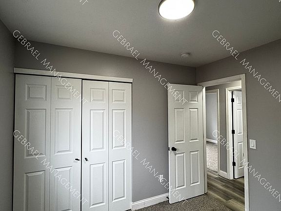 2nd image of 3211 Chambers St