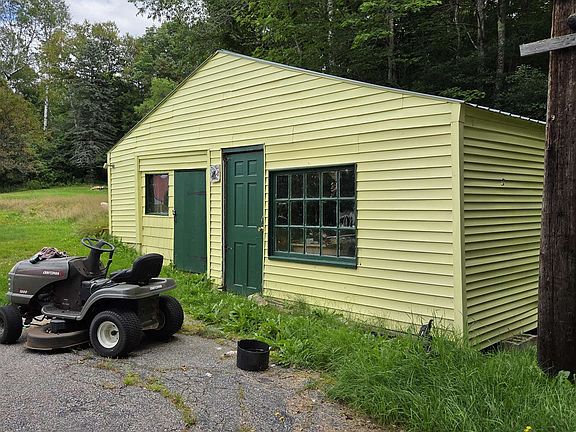 5th image of 765 Lancaster Road