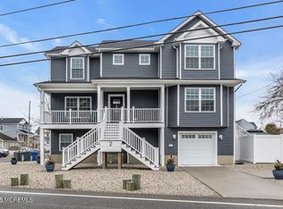 2 Shore Pine Dr, Brick, NJ 08723