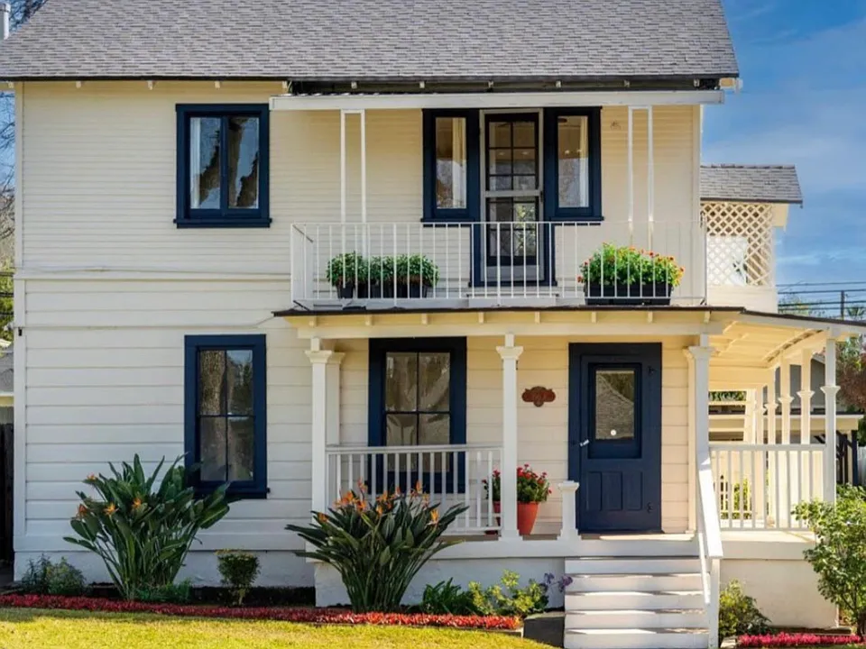 210 N Encinitas Ave #B