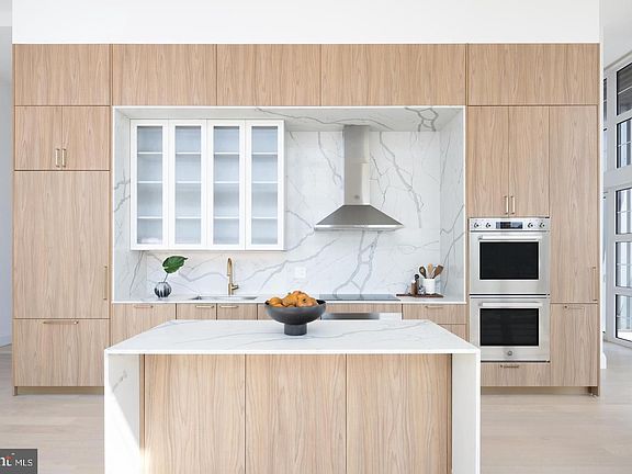 4th image of 1099 Germantown Ave #Penthouse