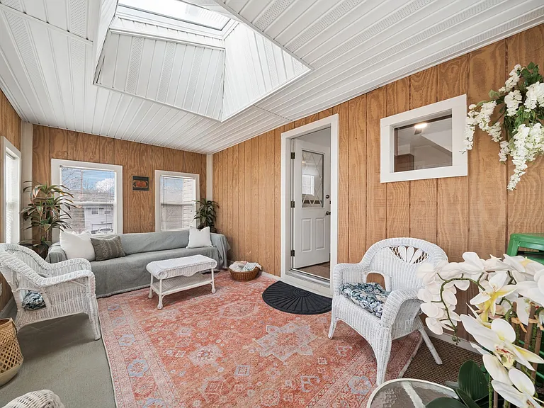 6 Webster Ave — Photo 14