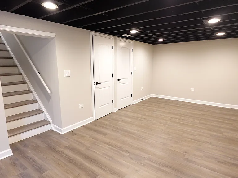 111 W Green Meadows Blvd — Photo 23