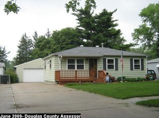 6074 G St, Omaha, NE 68117