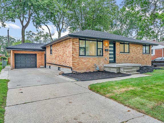 3rd image of 3237 McKay Ave