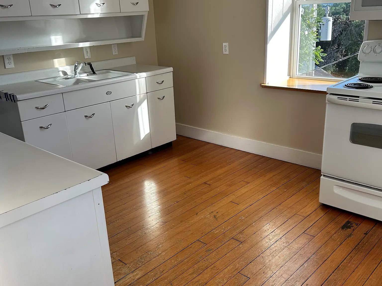 2 bed, 950 sqft, $950 — Photo 2