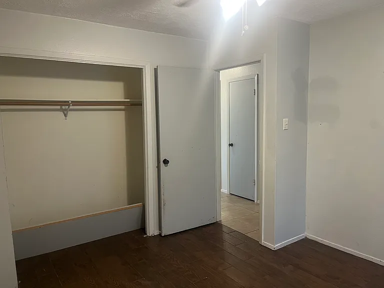 3700 Forestwood Dr — Photo 9
