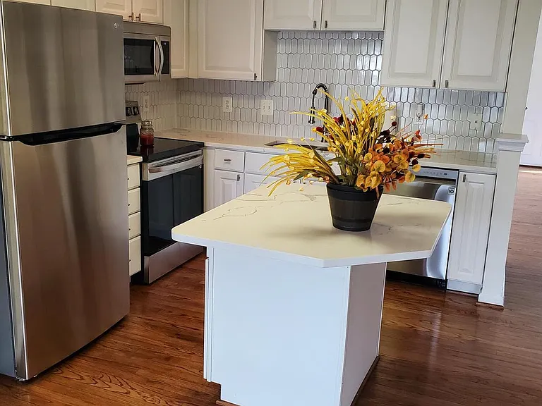4940 Marshlake Ln — Photo 2