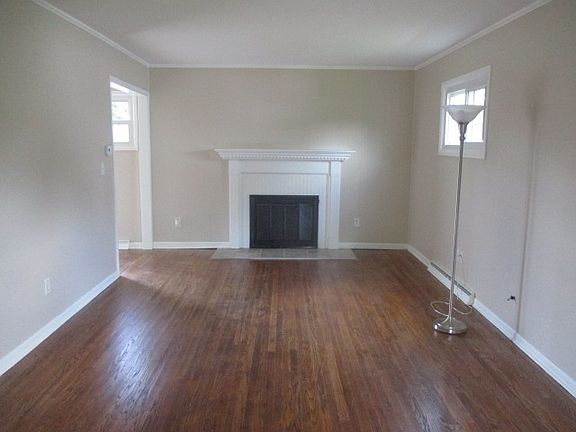 4th image of 308 S Water St