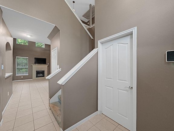 4th image of 1023 Summer Park Blvd