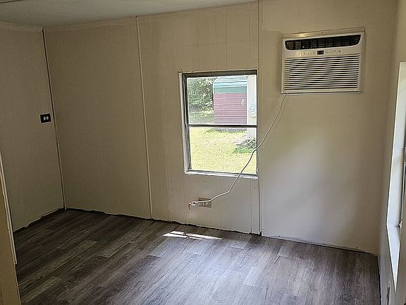 2nd image of 478 Williams Rd