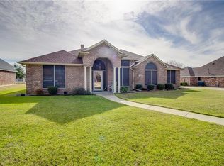 142 Meadow Glen Ln, Red Oak, TX 75154
