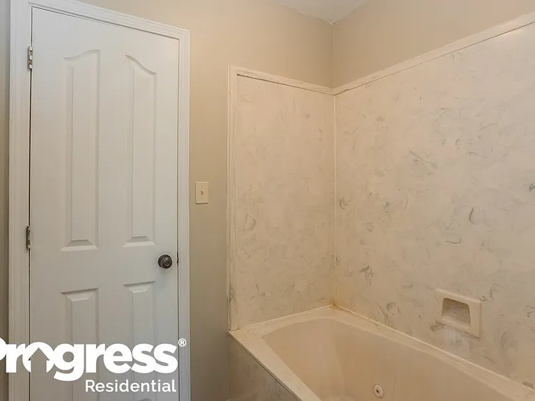 1862 Towson Ln — Photo 11