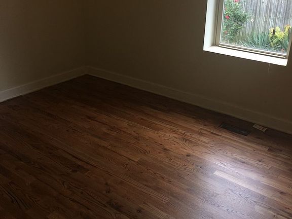 4th image of 3321 W Beach Ave