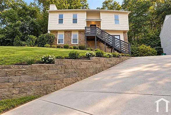 5 bed, 1900 sqft, $2,750 — Photo 2